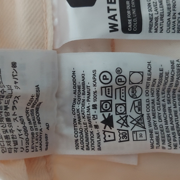 LEVI'S Premium Cargo Ankle Jeans - Picture 10 of 10